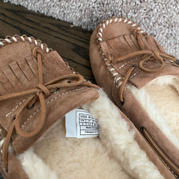 UGG Dakota Slipper - Picture 7 of 8